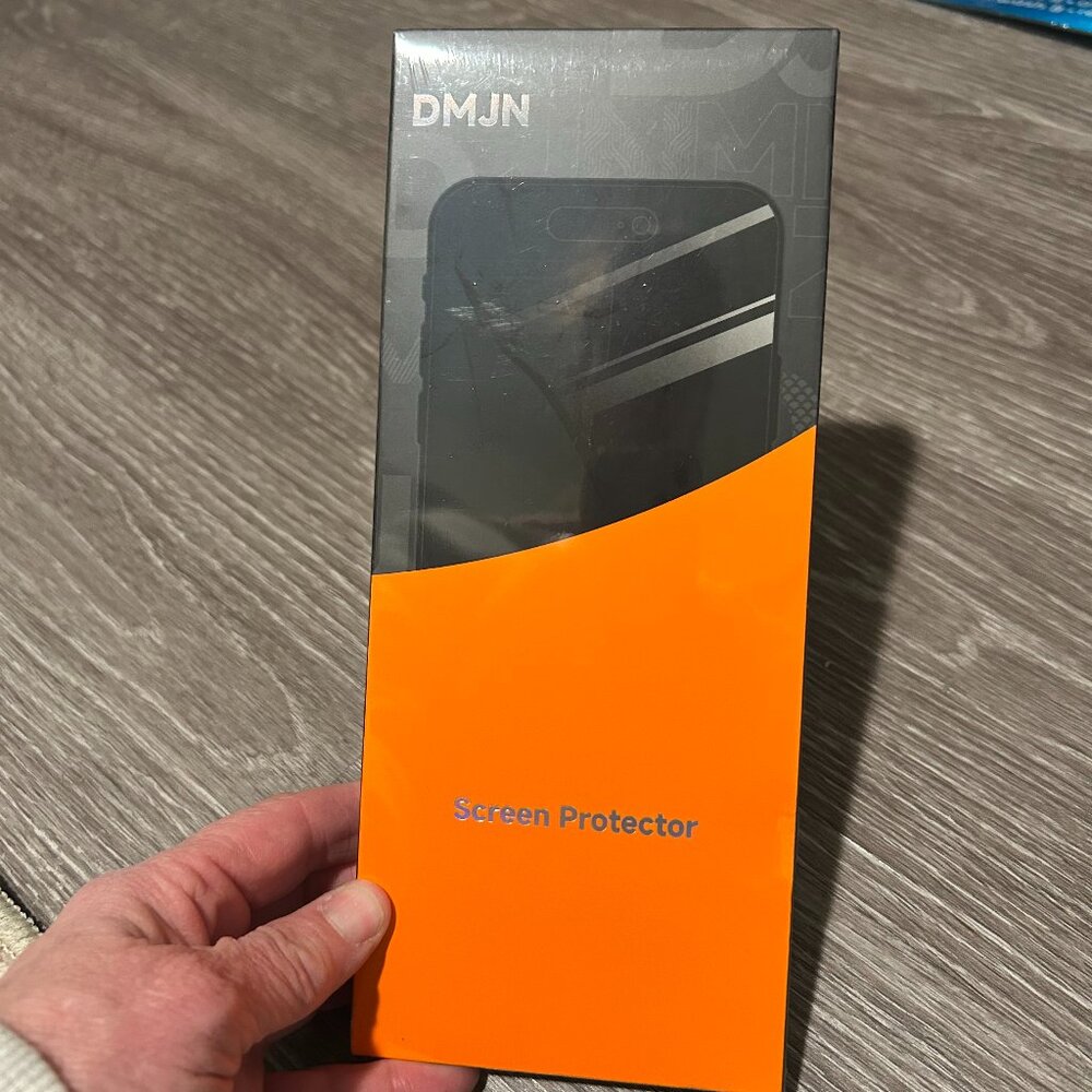 DMJN Screen Protector For iphone 17 Pro Max NWT